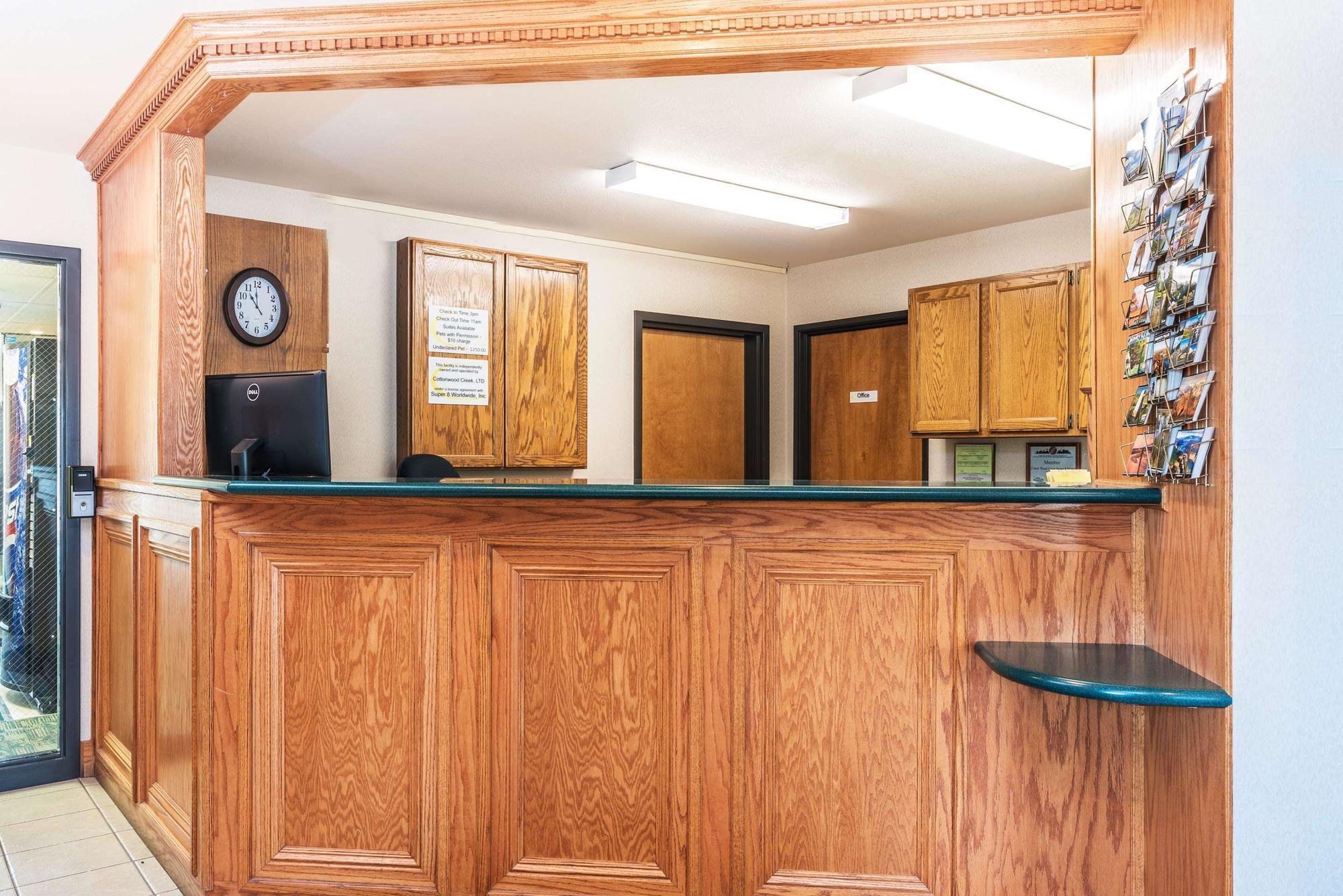 Homestead Inn And Suites Hardin Екстер'єр фото