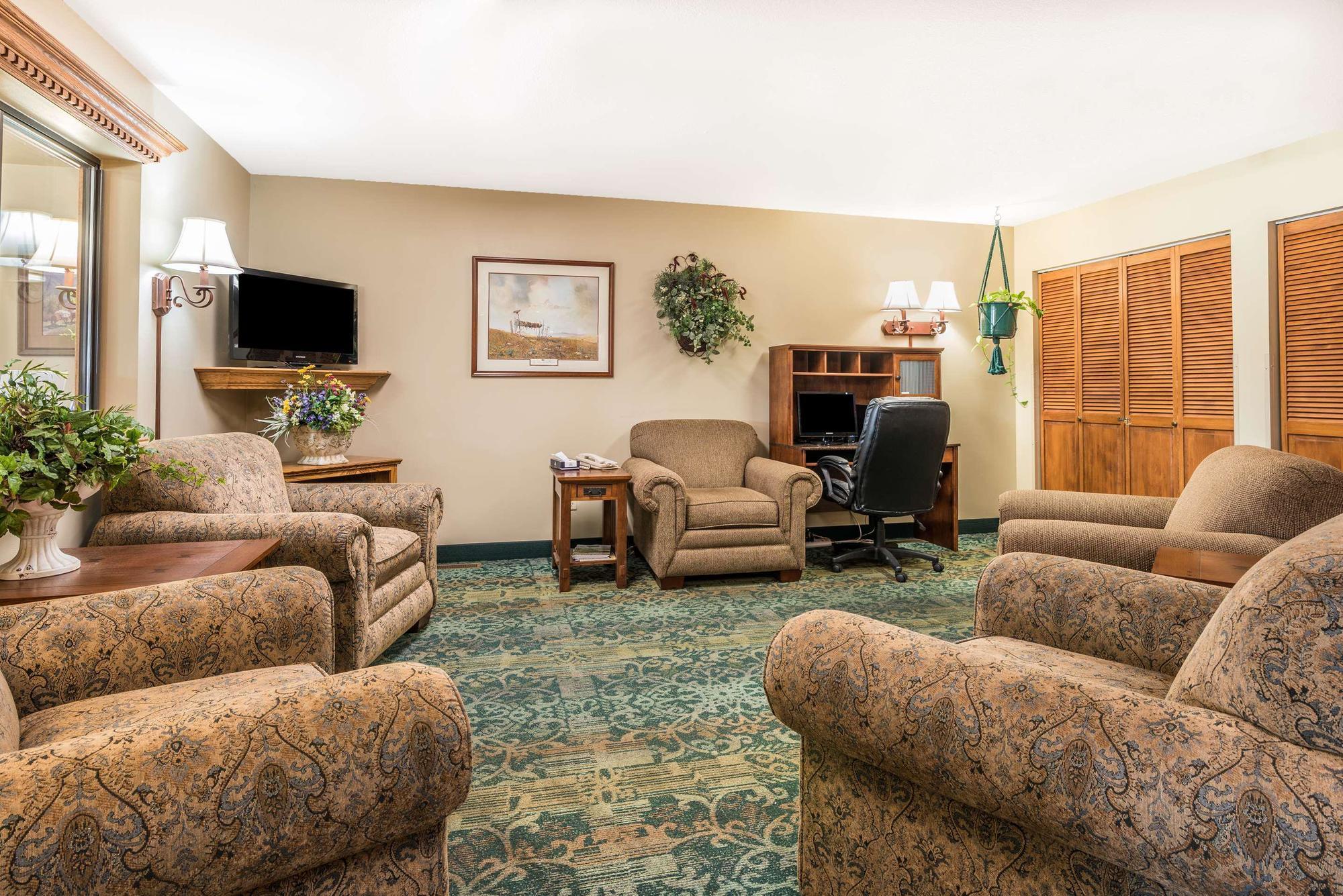 Homestead Inn And Suites Hardin Екстер'єр фото