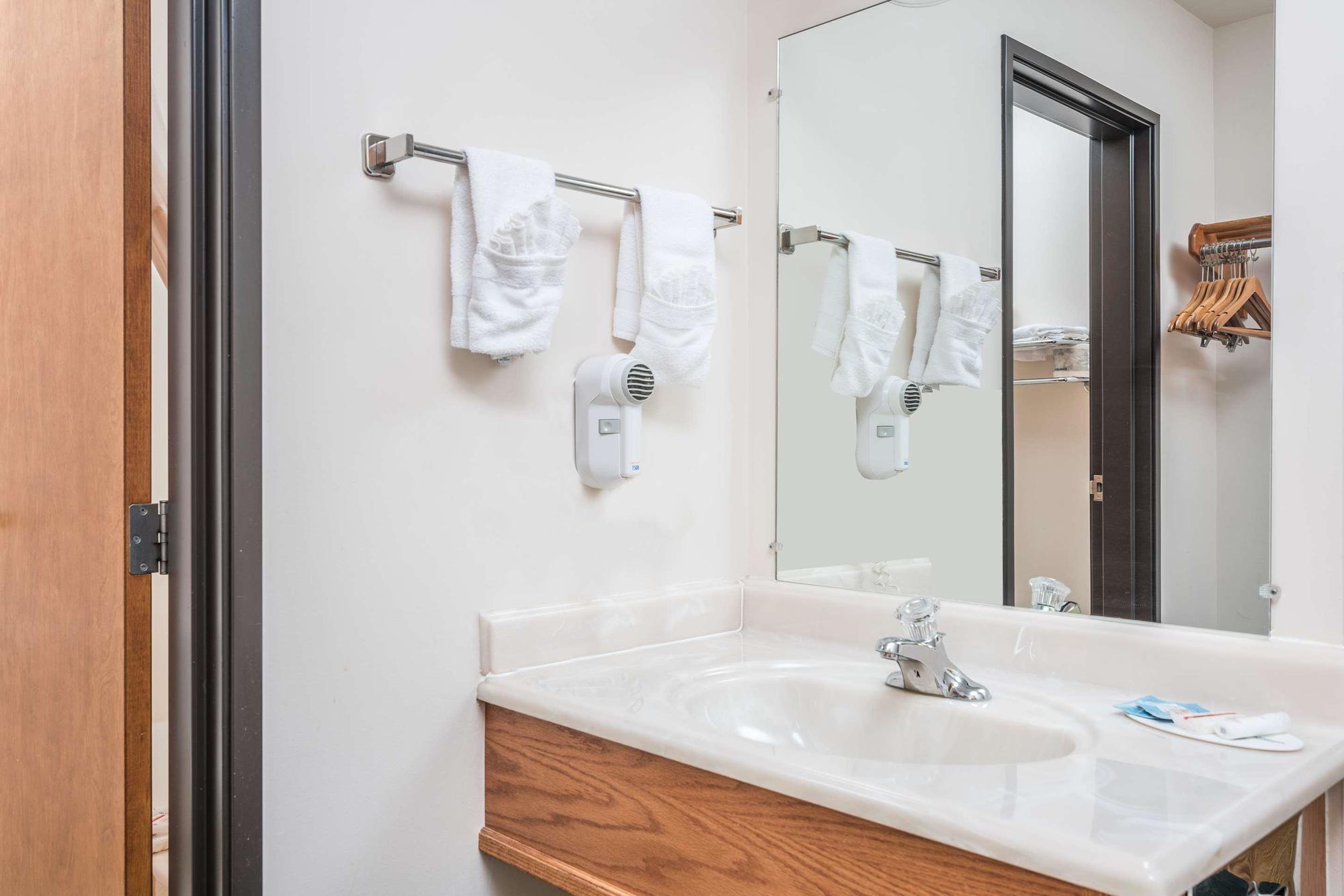 Homestead Inn And Suites Hardin Екстер'єр фото