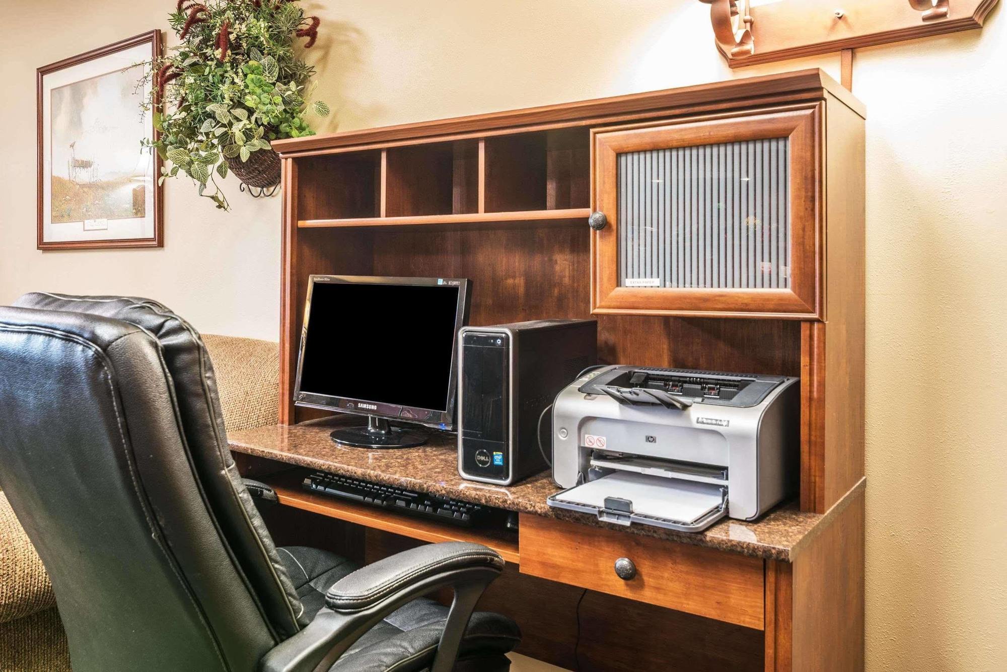Homestead Inn And Suites Hardin Екстер'єр фото