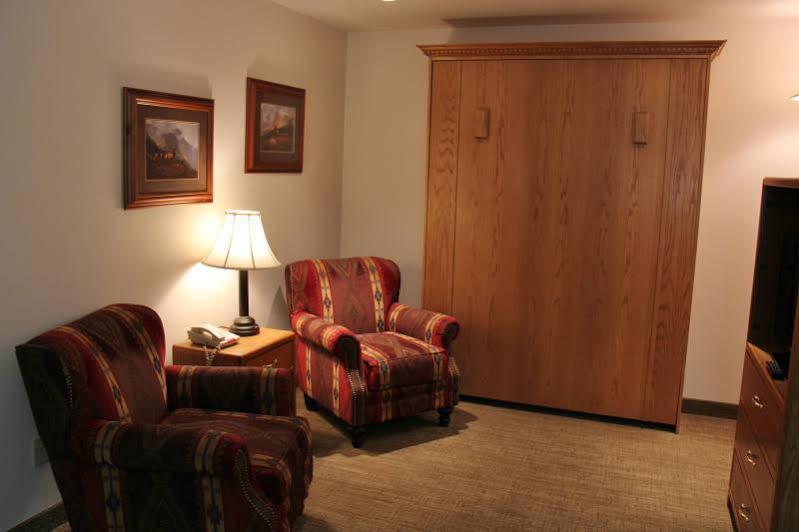 Homestead Inn And Suites Hardin Екстер'єр фото